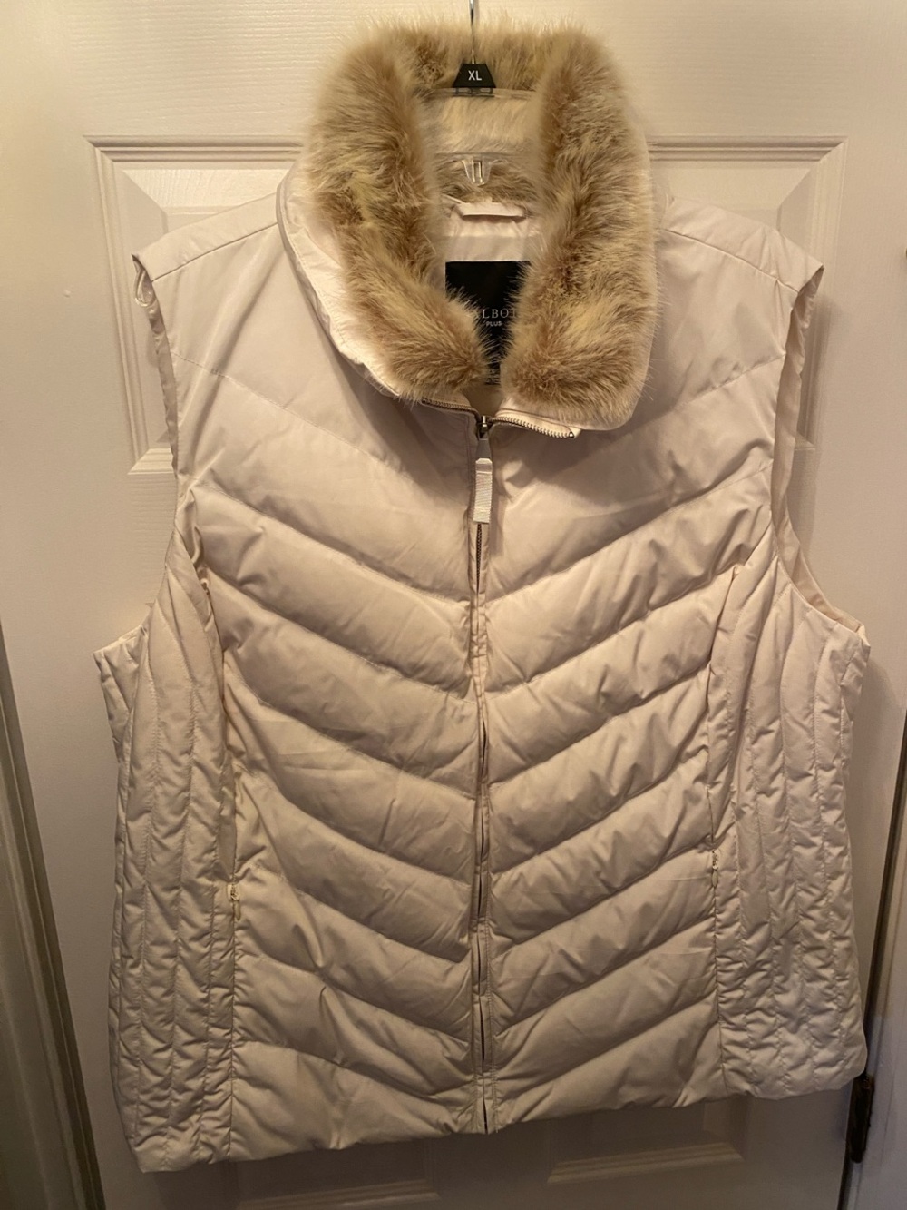 Talbots Cream Quilted Vest XL  with Removable Faux-Fur Collar